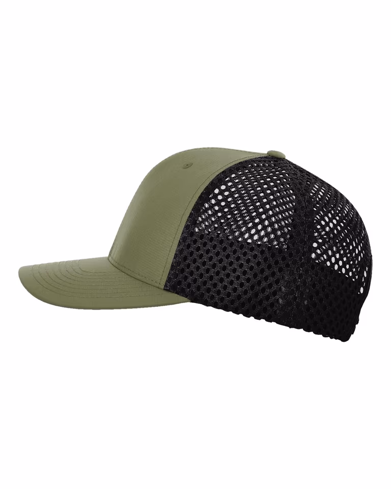 Tilikum Cap in Olive/ Black — directside